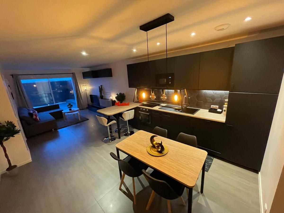 Gold Cocoon T3 74M2 Proche Centre Ville Villejust المظهر الخارجي الصورة